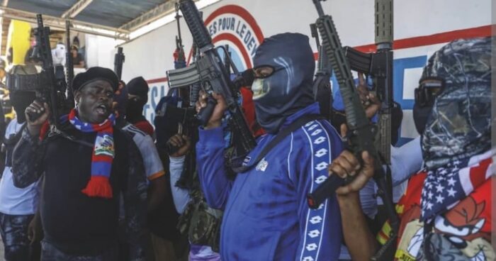 Les États-Unis inculpent un citoyen américain pour financement du gang “Barbecue”