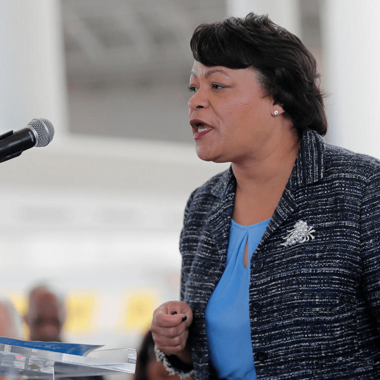 New Orleans | Corruption – la mairesse LaToya Cantrell inculpée pour fraude et abus de fonds publics