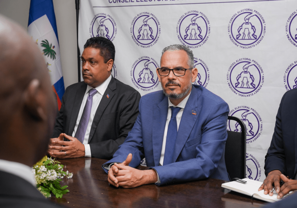 Edito de Haïti-Observateur : Quatrième changement de garde au CPT, continue la descente aux enfers d’Haïti