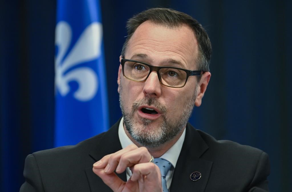 Quebec government to ban prayer in public places