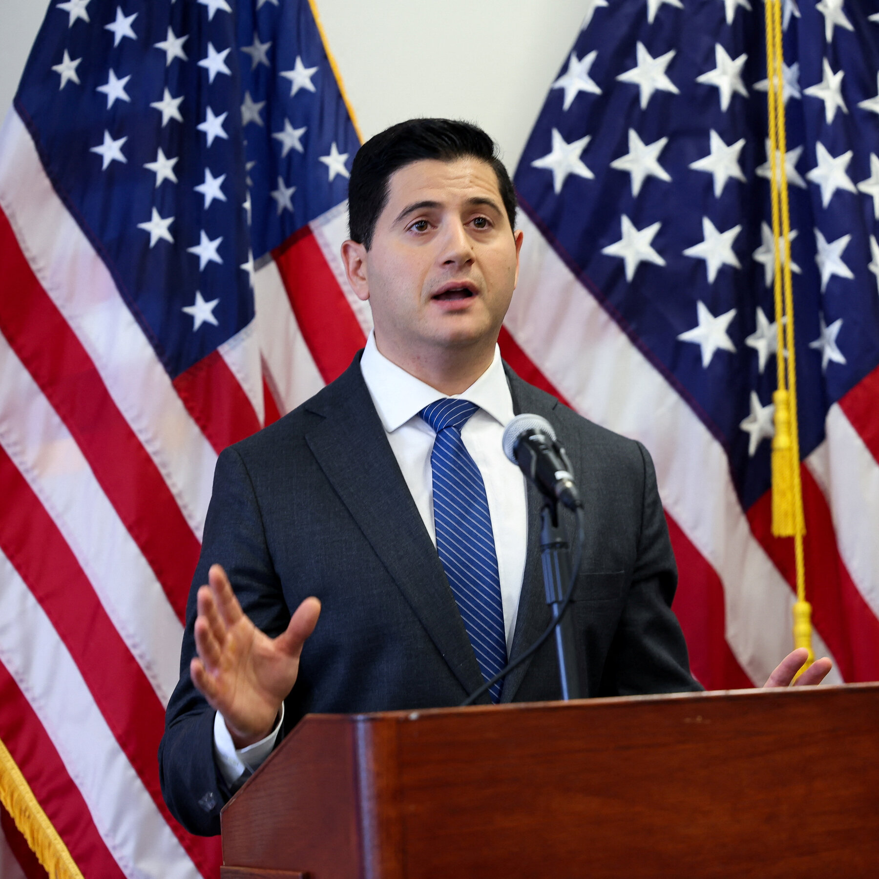 Challenge Emerges to Trump-Appointed Prosecutor in Los Angeles