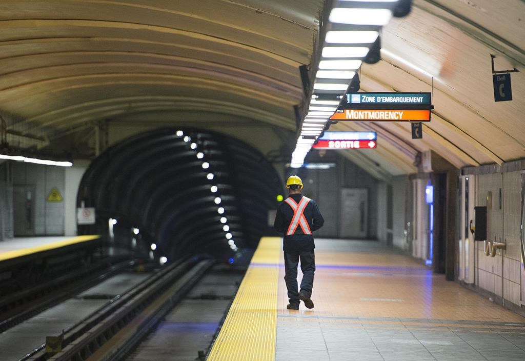 Contract dispute: Montreal transit employees to refuse overtime work later this month