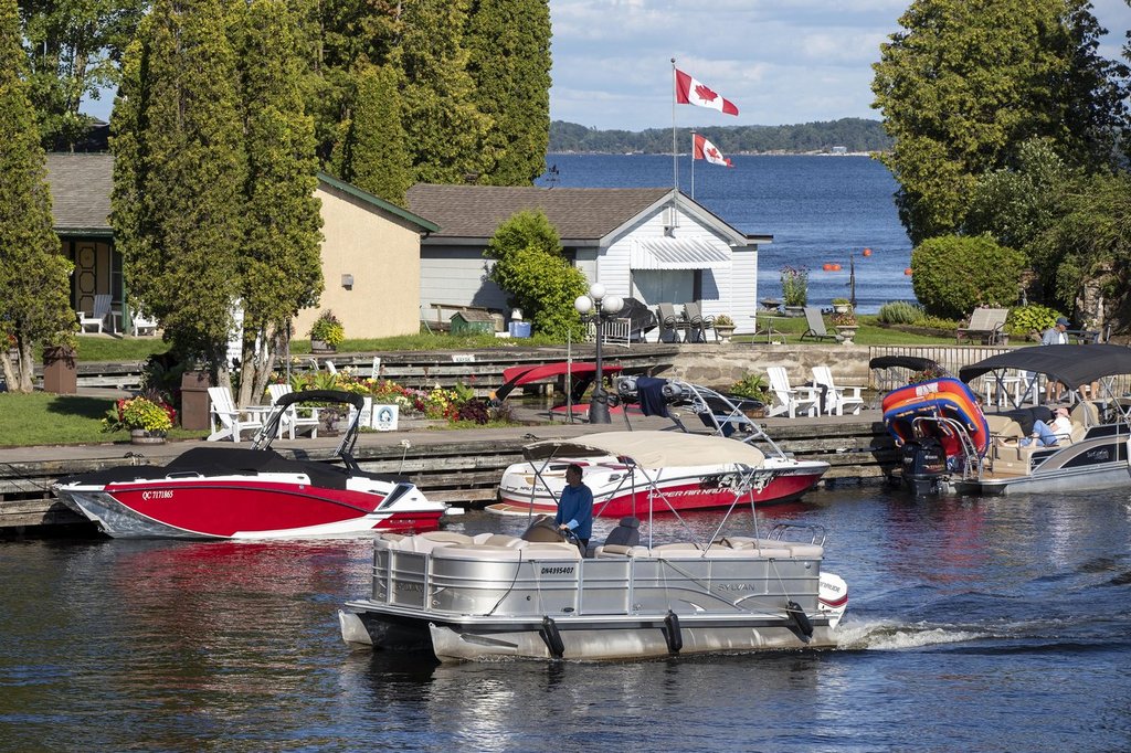 Gananoque, Ont., mayor wants to clamp down on Quebec parking scofflaws — literally