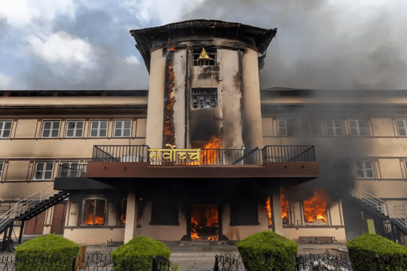 Népal | Manifestations – Singha Durbar, Parlement et Cour suprême incendiés à Katmandou
