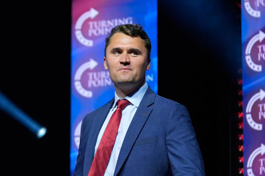 Le FBI publie la photo d’une « personne d’intérêt » dans le lâche assassinat de Charlie Kirk