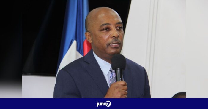 Nesmy Manigat clarifie quatre grandes questions éducatives dans son numéro intitulé »Lekti Dominikal »
