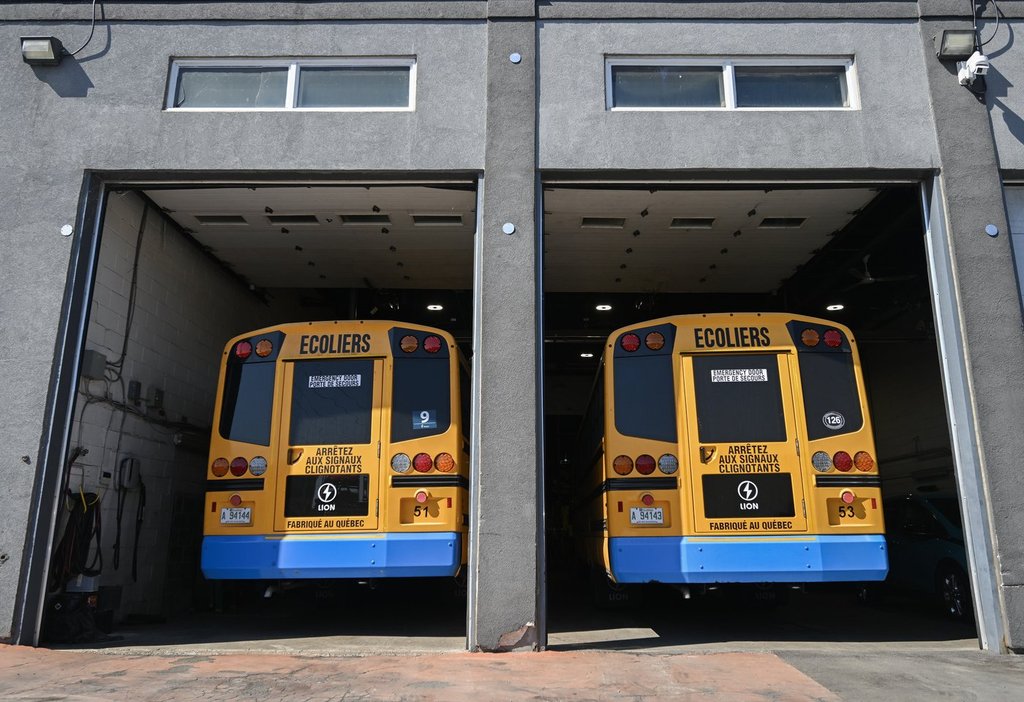 Many school bus routes still cancelled in Quebec because of Lion inspections
