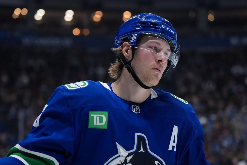 Questions loom as Canadian NHL teams start camp