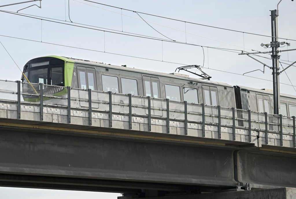 Branch of Montreal light-rail network to open in November, the other delayed to 2026