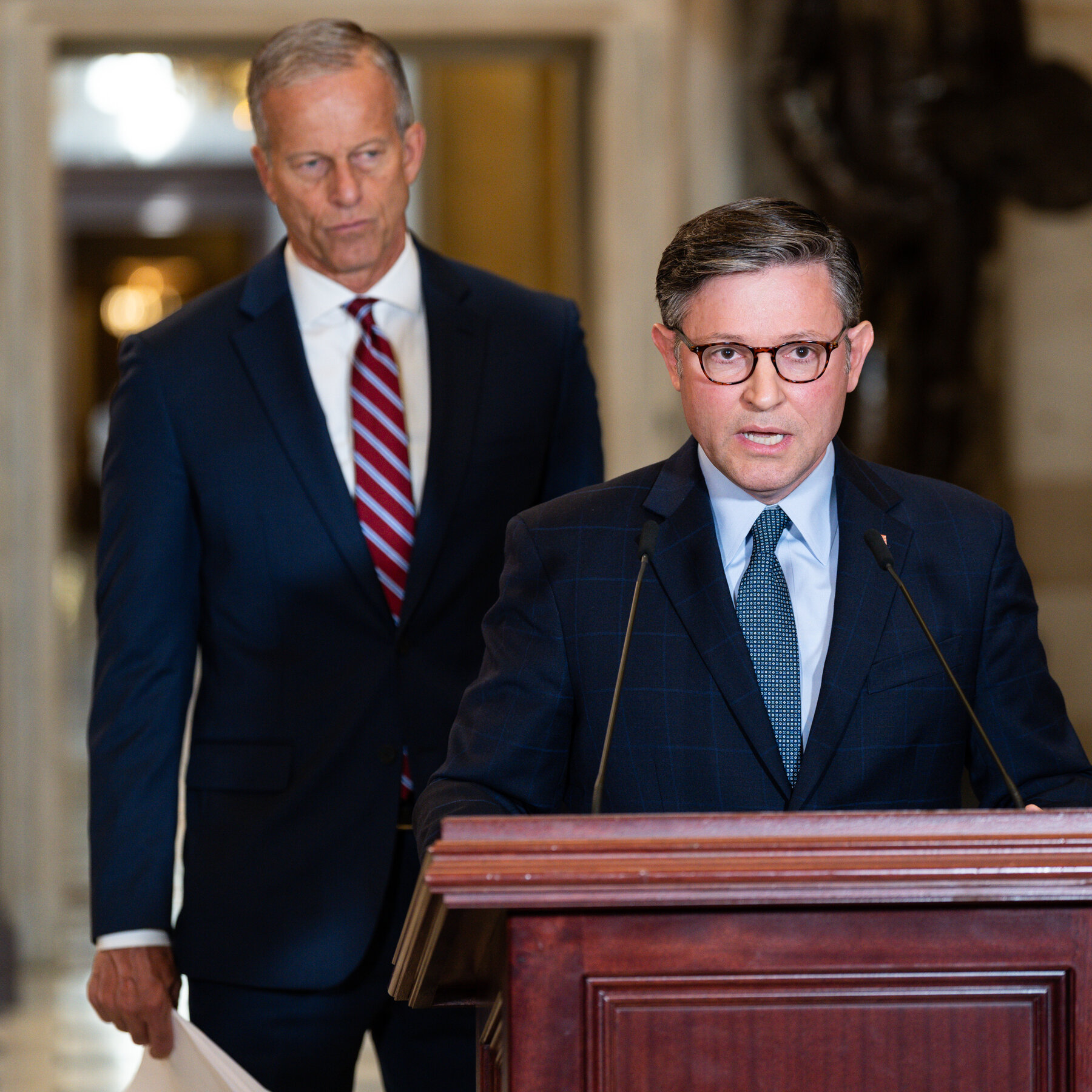 Both Parties Are Resigned to Deadlock as Government Shutdown Takes Hold