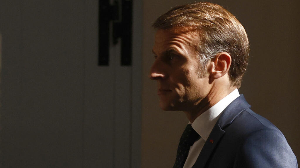 As Macronists turn their backs on the president, left and right struggle to unite