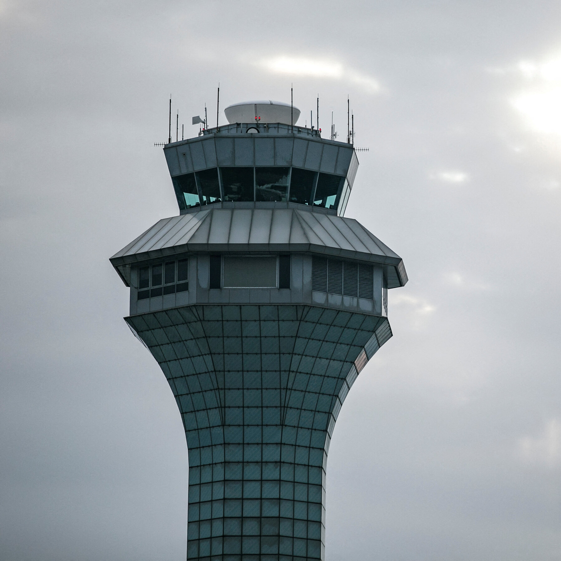 Air Traffic Staffing Shortages Disrupt Travel for Second Straight Day
