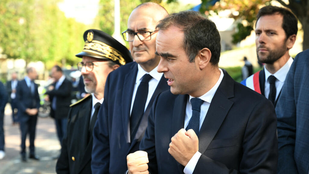 New French government named hours before budget deadline