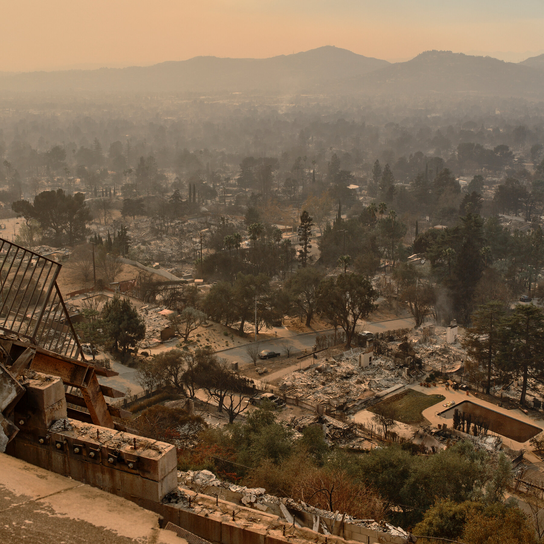 Southern California Edison Offers Compensation to Los Angeles Fire Victims