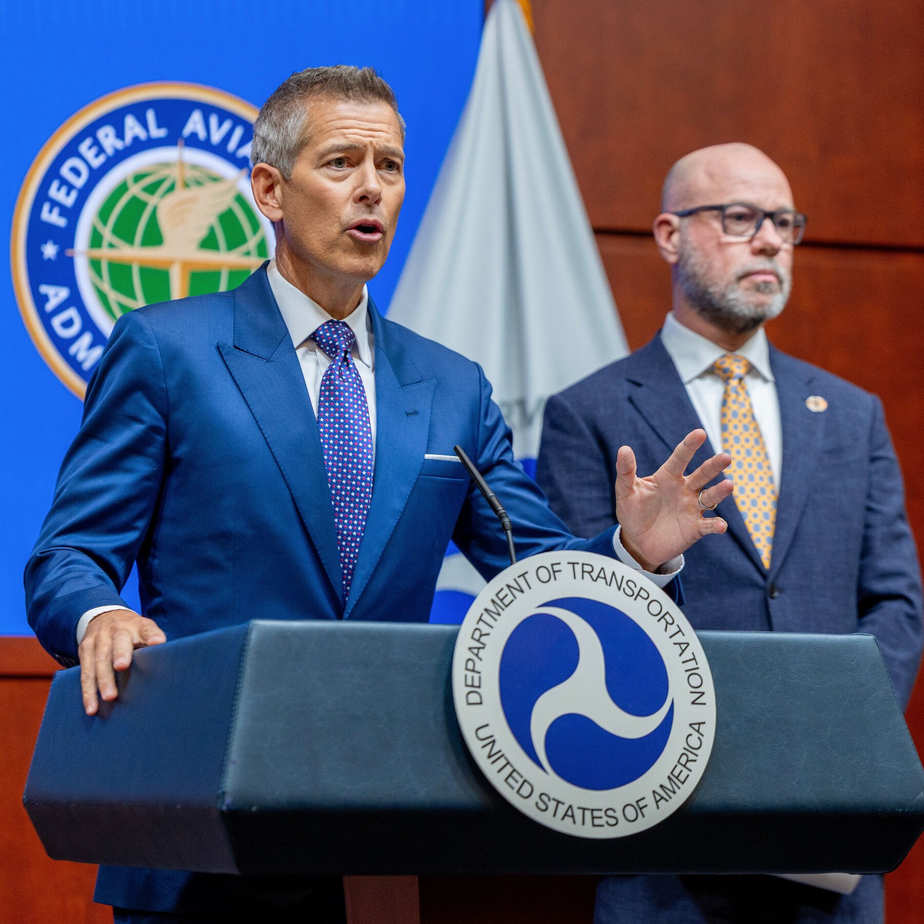 FAA Warns of Air Traffic Cuts Friday if Government Shutdown Continues