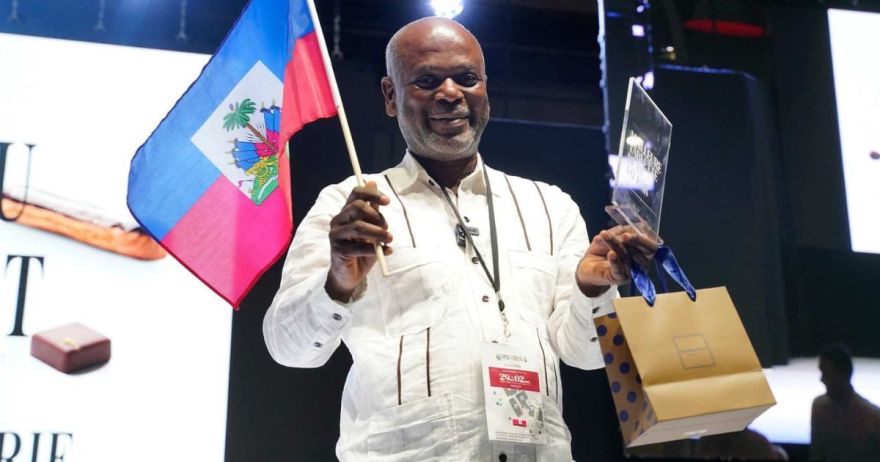 AYITIKA remporte le prix de la “Meilleure tablette Bean to Bar” au Salon du Chocolat de Paris