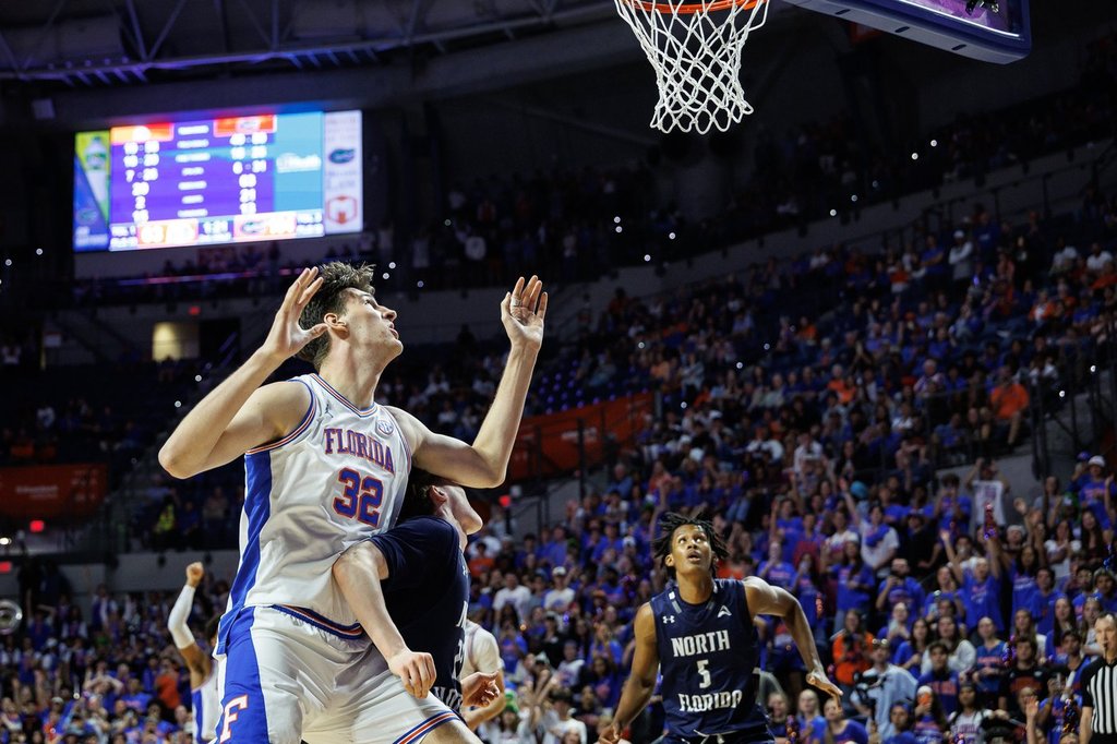 The world’s tallest teenager — a Canadian — becomes tallest player in college basketball history