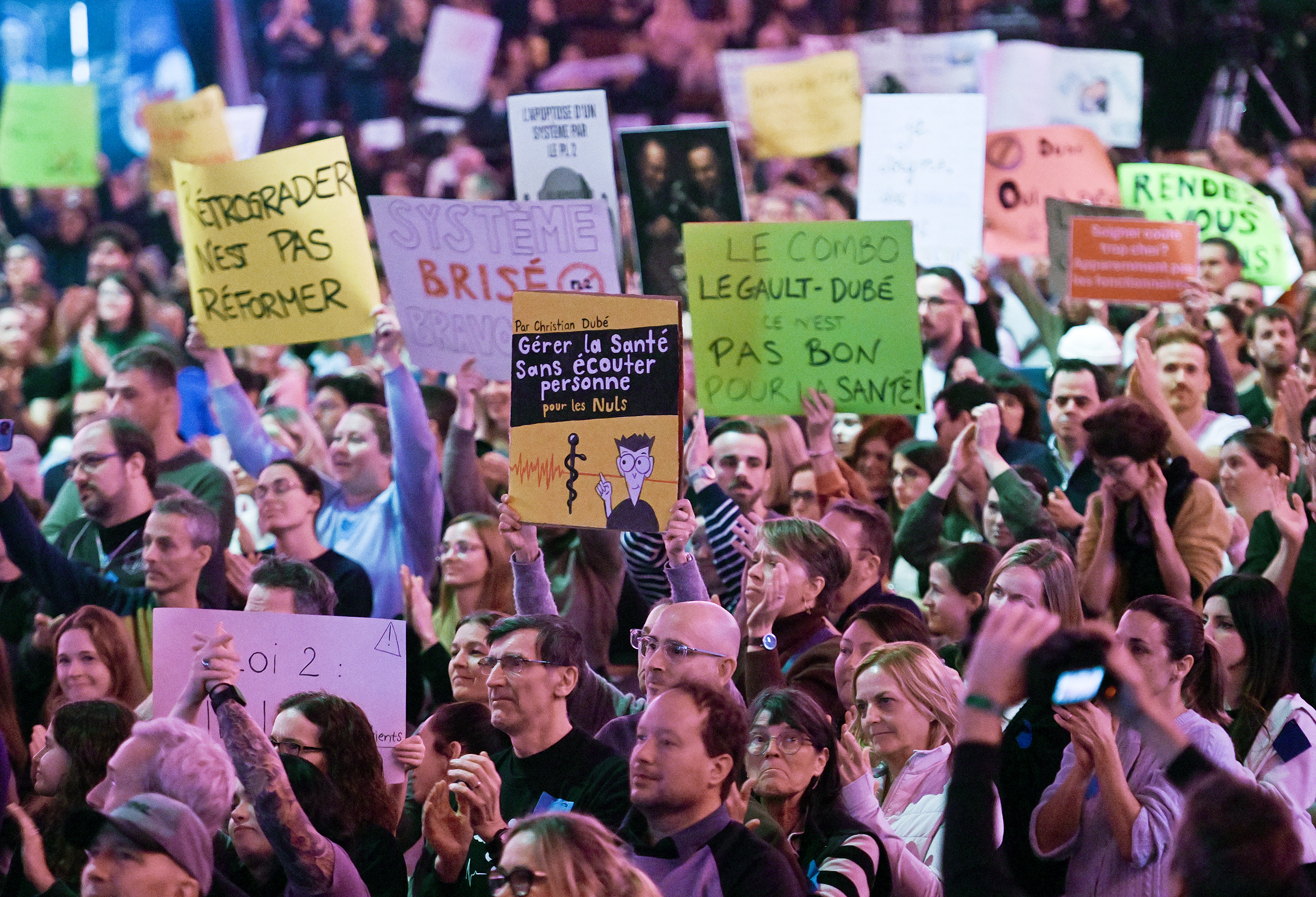 More than 10K people protest Quebec’s physician payment law at Bell Centre