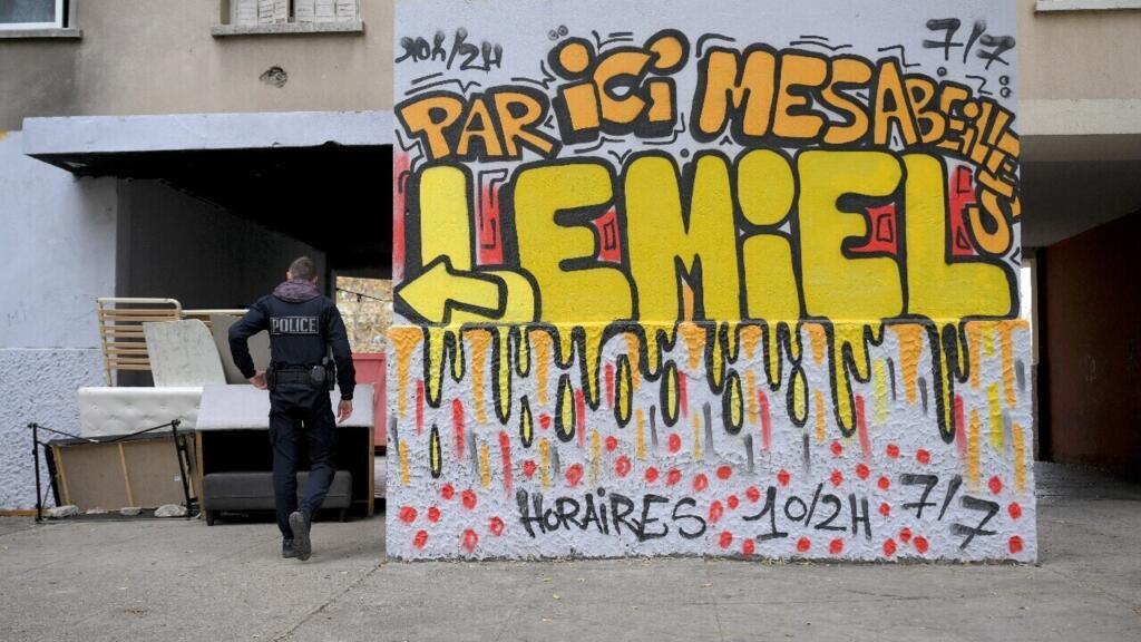 Macron leads Élysée crisis talks over spiralling Marseille drug violence