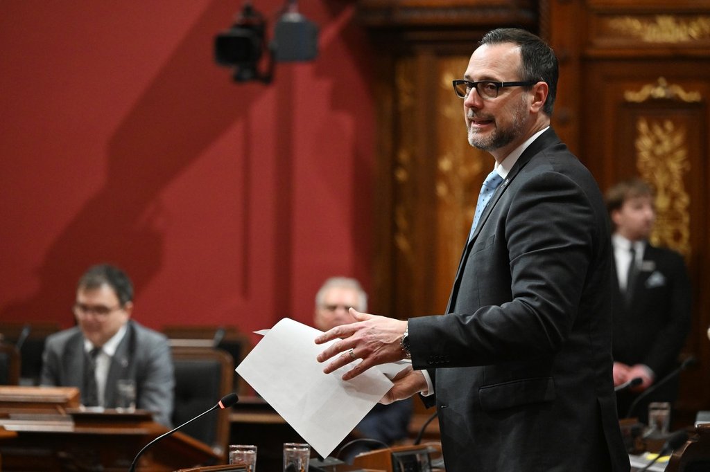 Quebec to extend religious symbols ban, outlaw university prayer rooms in new bill