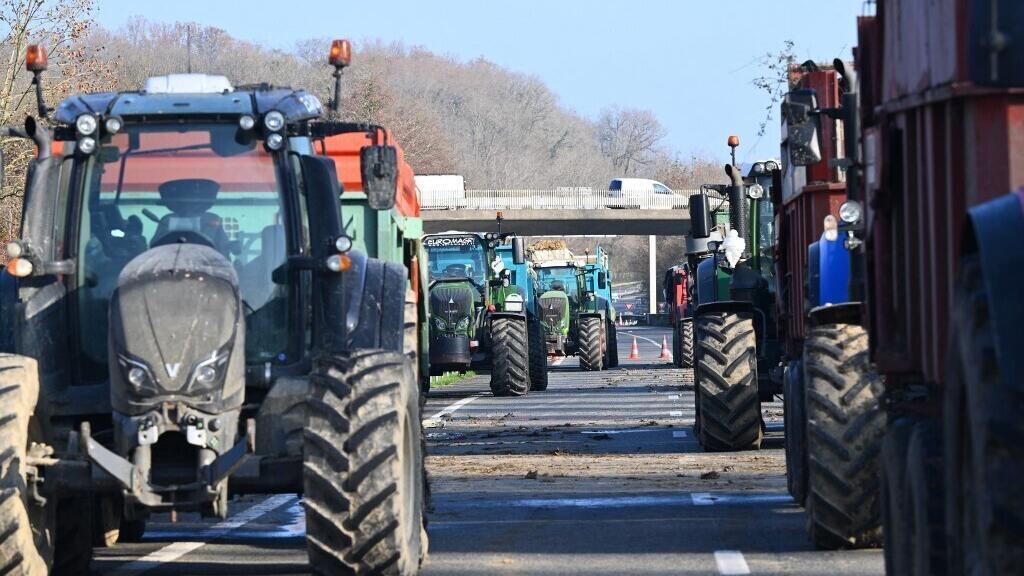 French minister heads to southwest as farmers block roads over cattle disease