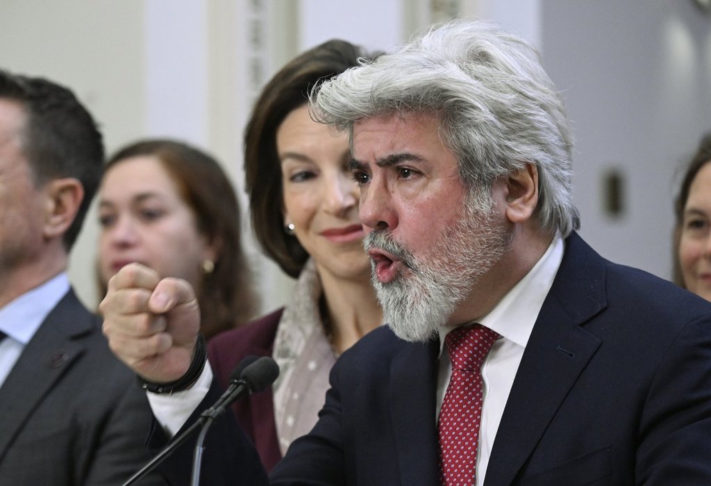 5 things to know about the crisis that could unseat the Quebec Liberal leader