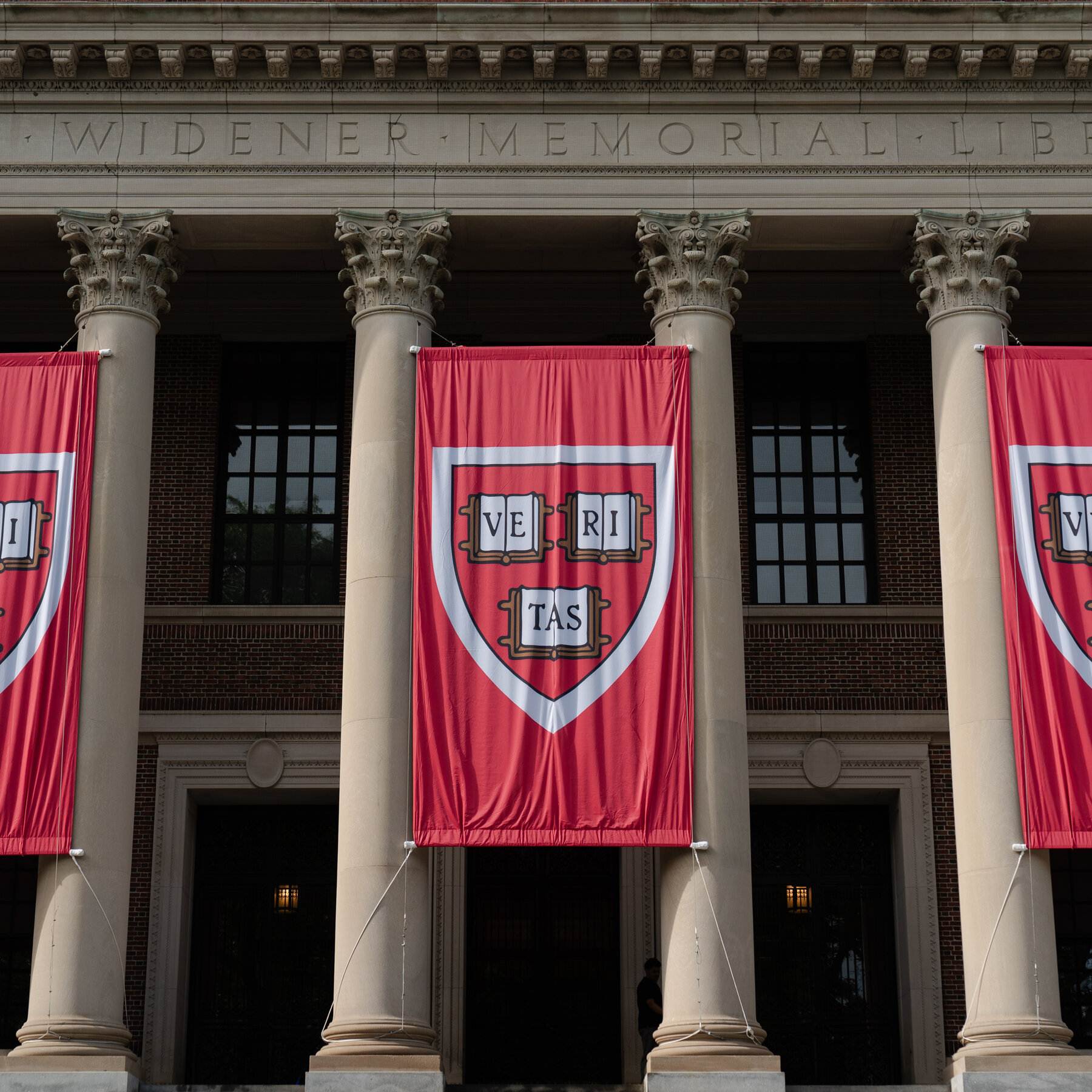 Harvard Secretly Investigates Students Over Larry Summers Video on Epstein