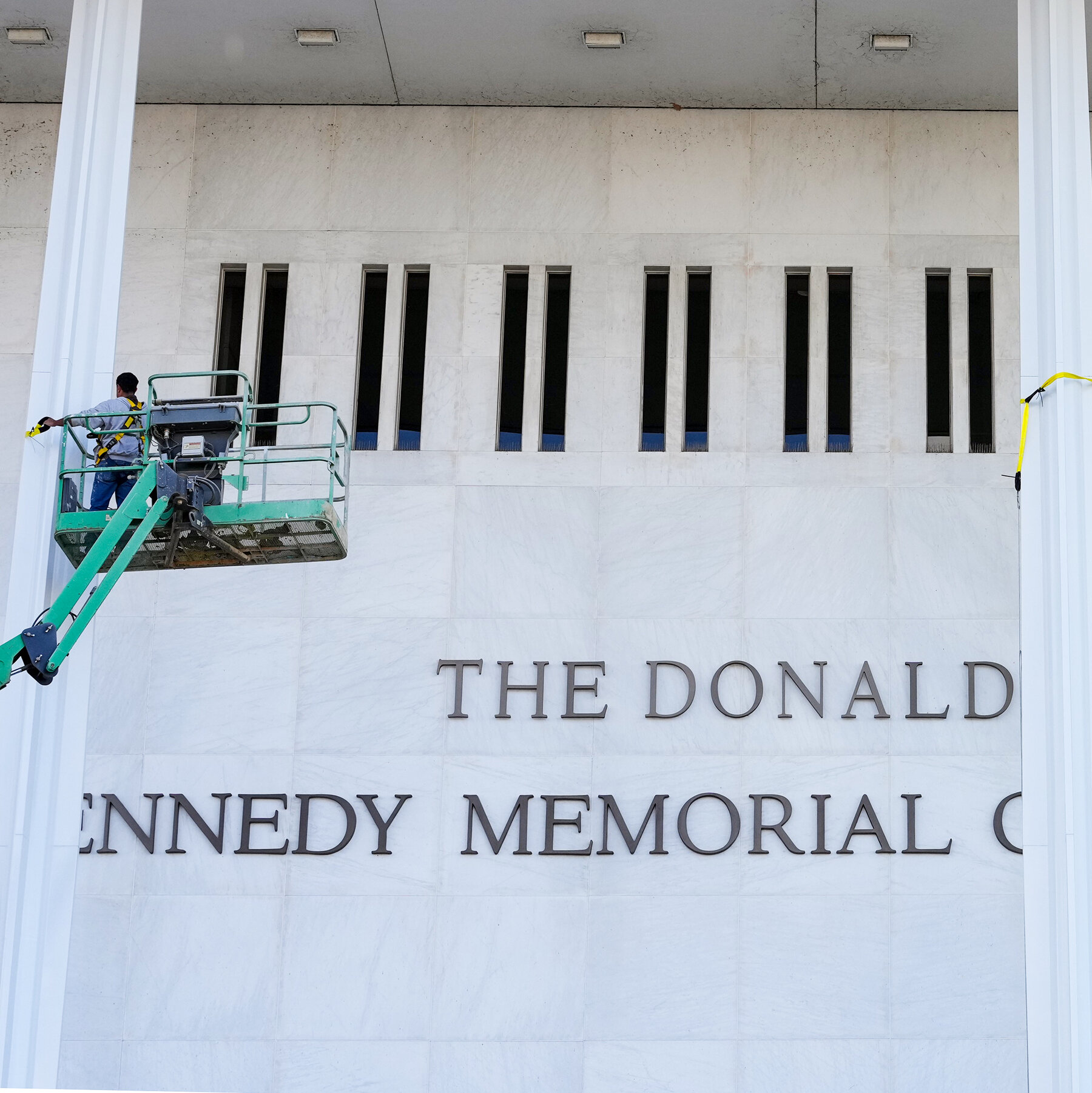Trump’s Name Joins Kennedy’s on Performing Arts Center’s Facade