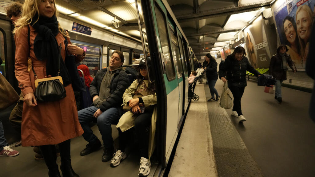 Authorities say Malian suspect in Paris metro stabbing is also French citizen