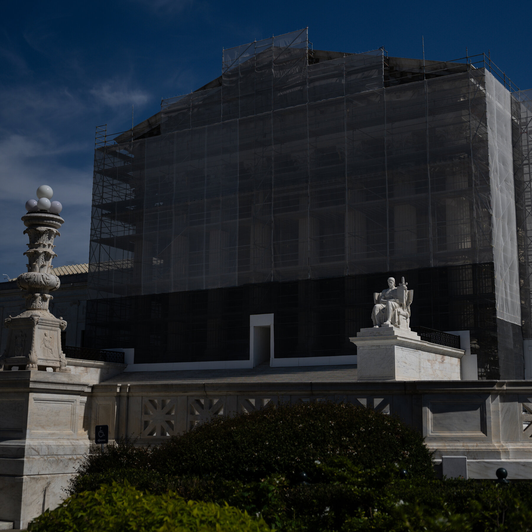 Supreme Court Increasingly Favors the Rich, Economists Say