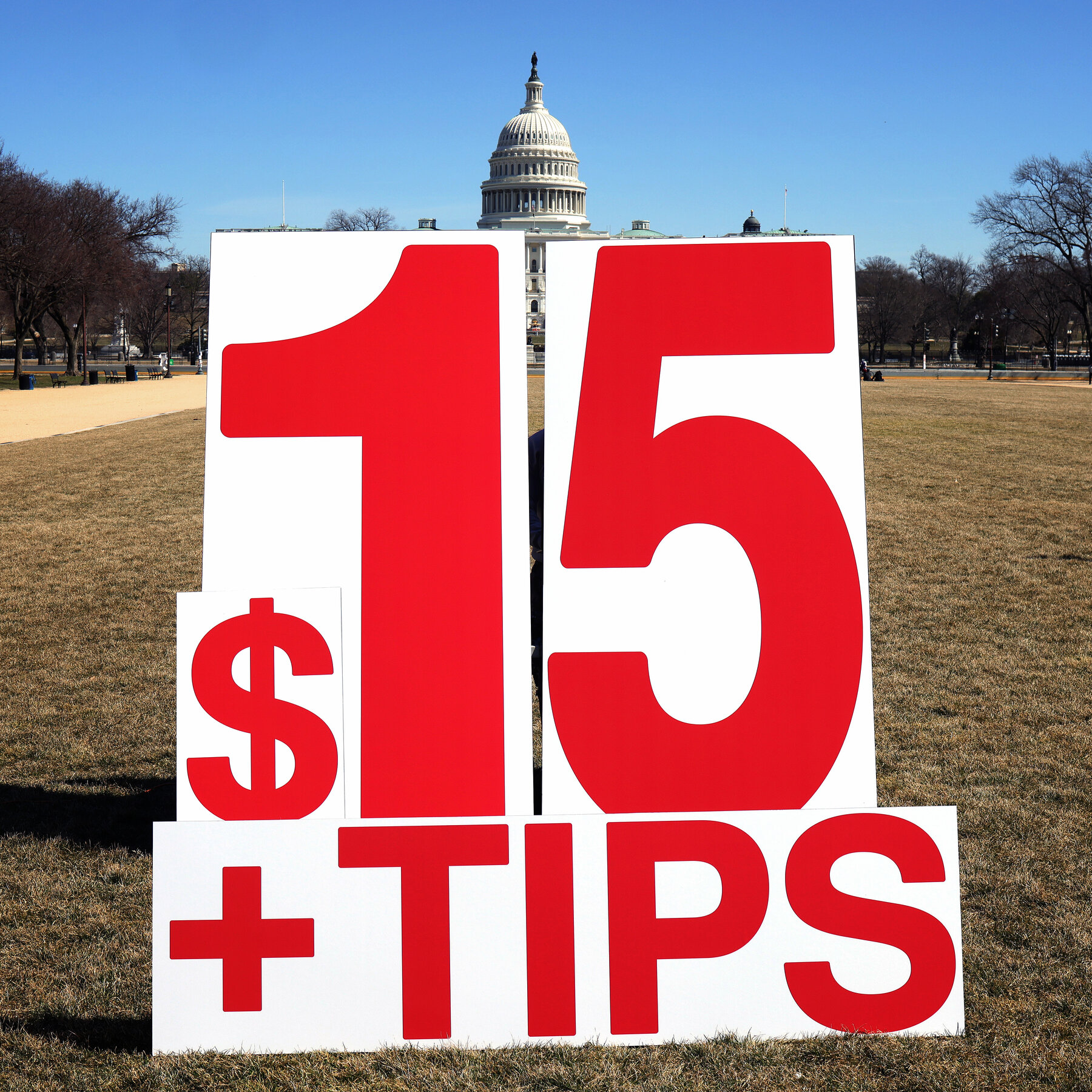 Minimum Wage Rises in Some States as Workers Struggle with Basic Costs