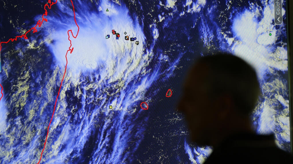 French weather service under fire after winter forecasts miss the mark