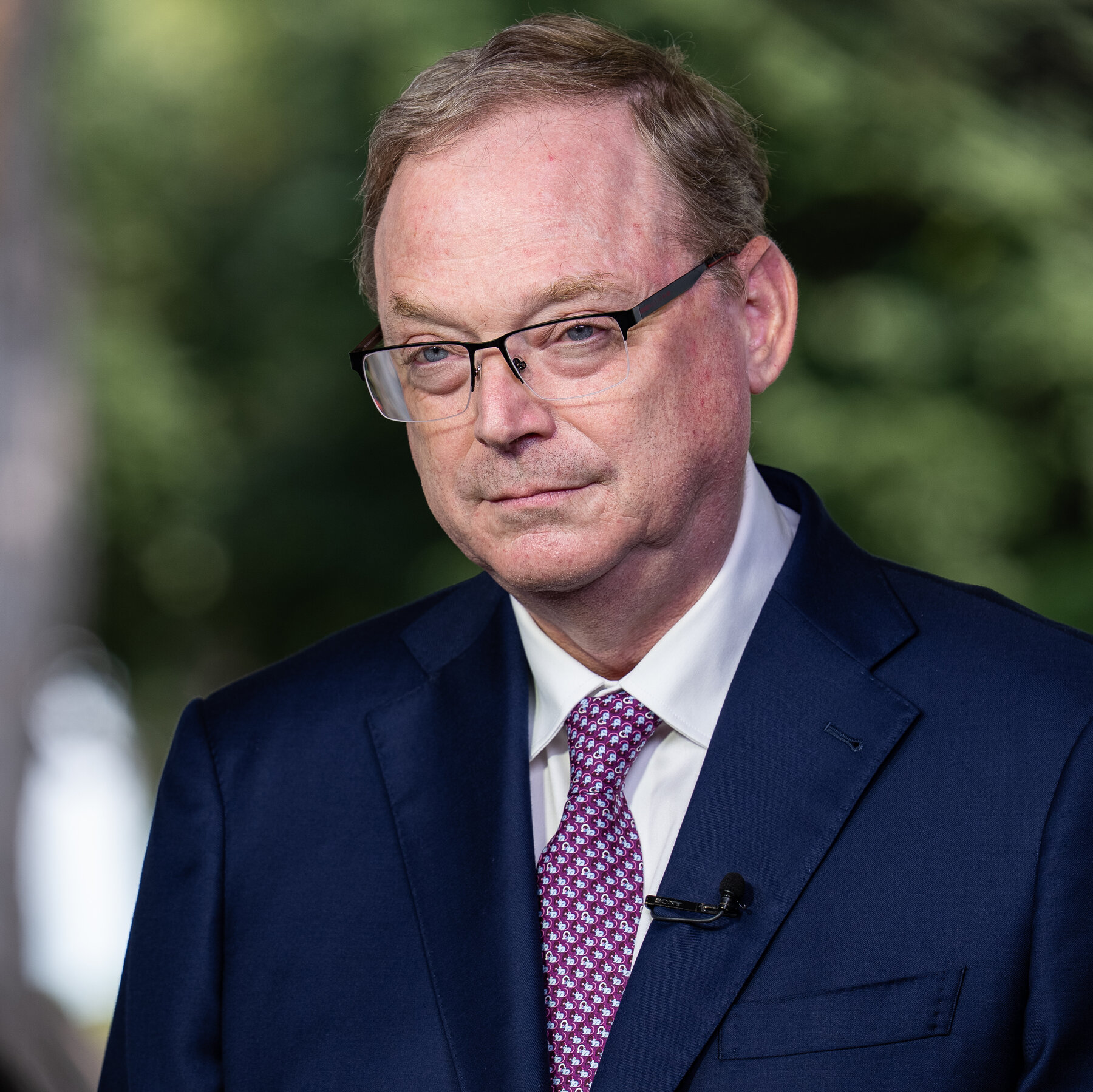 Trump Praises Hassett, but Casts Doubt on Making Him Fed Chair