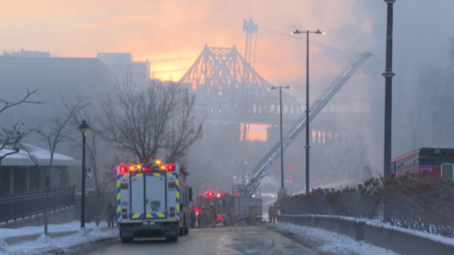 Fire forces closure of Montreal’s Jacques Cartier bridge during morning rush hour