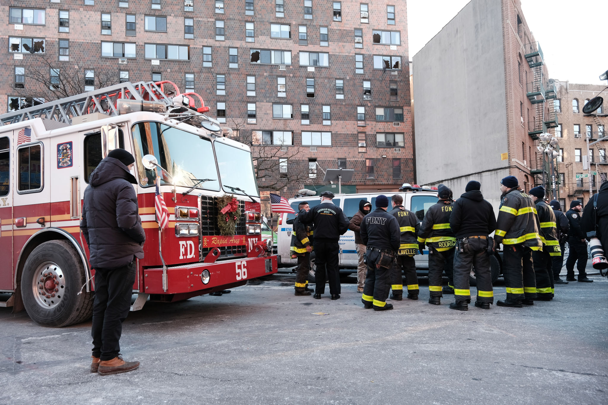 NEW YORK — Un mort et des centaines d’évacués dans un incendie d’immeuble déclenché par une explosion