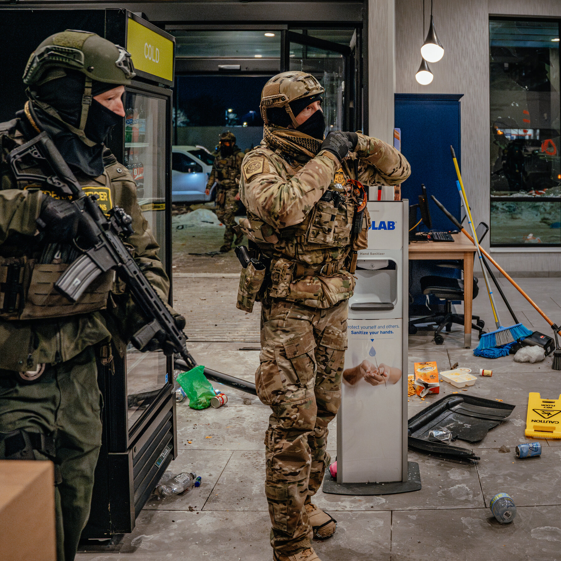 ICE Protesters Enter Minneapolis Hotel Vestibule, Setting Off a Fracas
