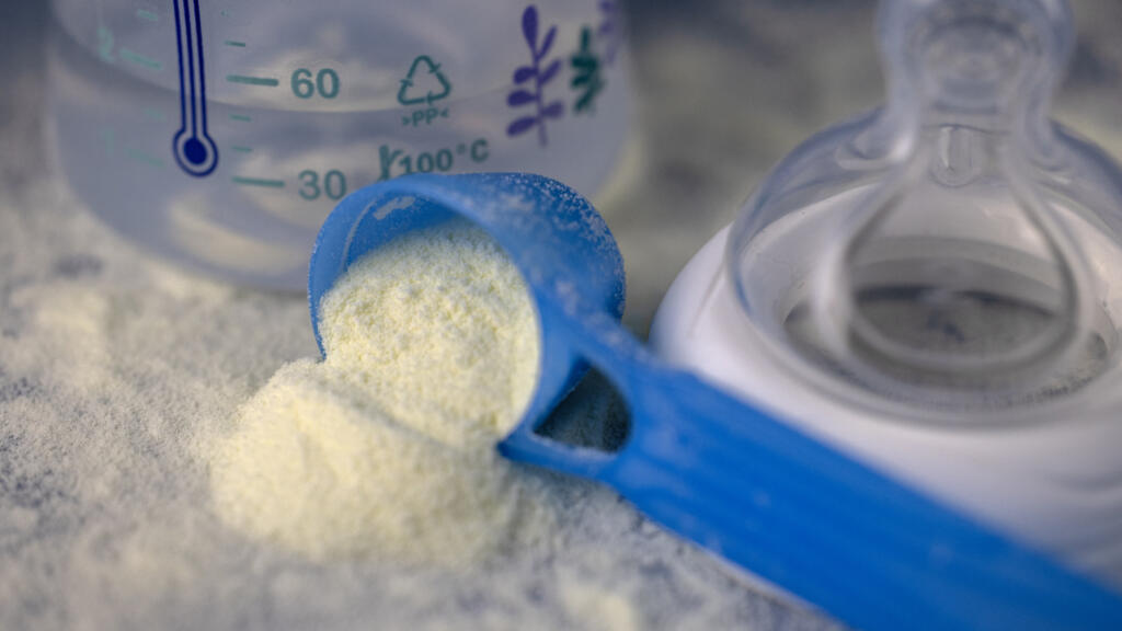 French families sue state and manufacturers over contaminated baby milk