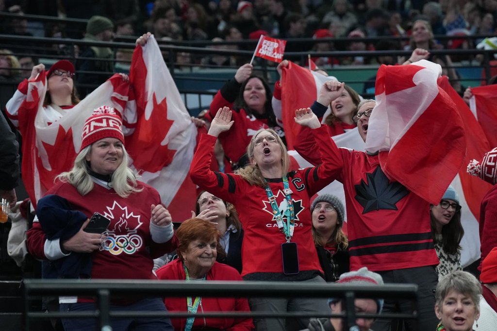 Fans to watch Canadian women pursue hockey gold