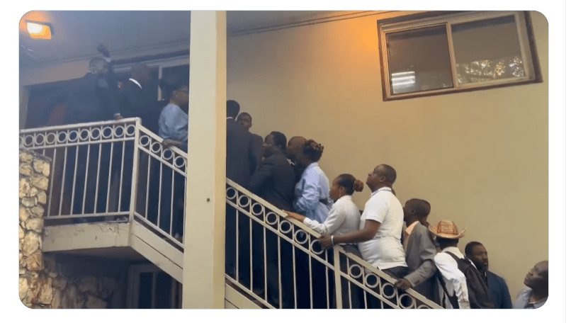 KINAM, SAMEDI CHAUD : PLUS DE 100 PARTIS SIGNENT LE “PACTE” POUR ADOSSER LE GOUVERNEUR FILS-AIMÉ