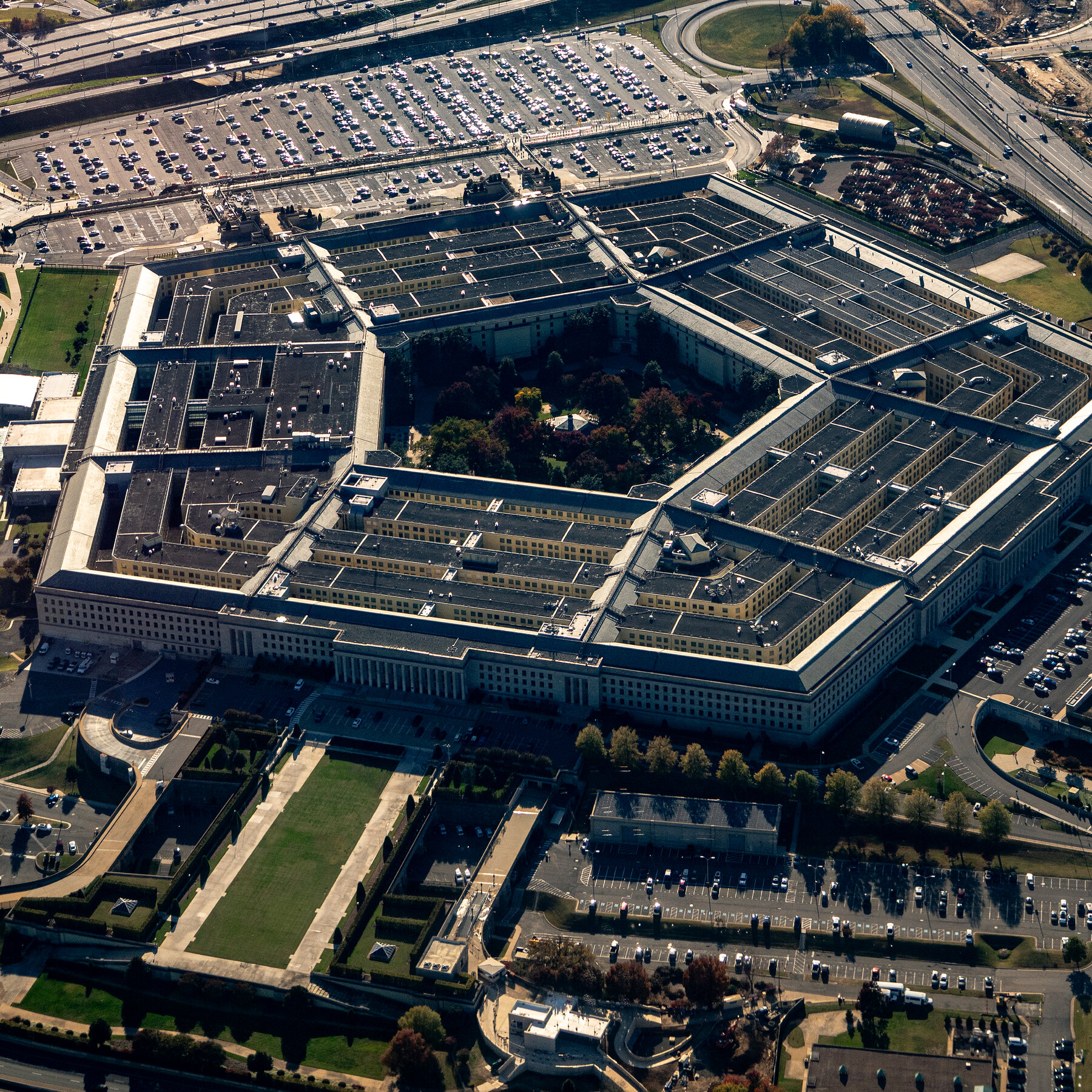 Wall Street Bankers Offered Lucrative Access to Join the Pentagon