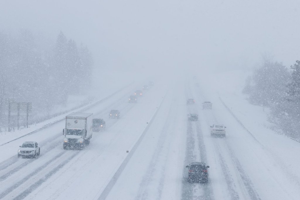 Major winter storm bearing down on northern Ontario, eastern Quebec