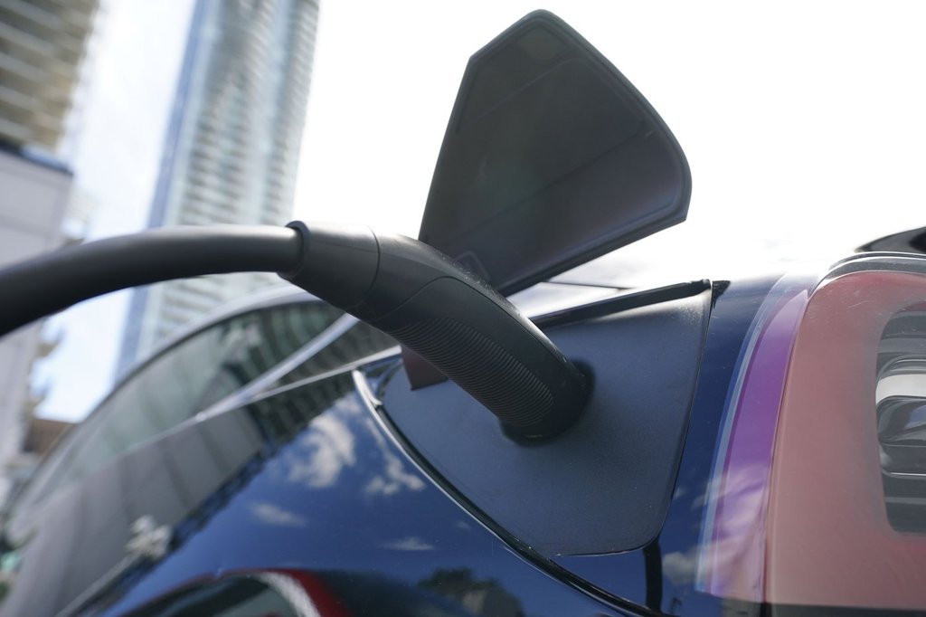 Quebec premier dismisses Doug Ford’s concerns over province’s EV targets