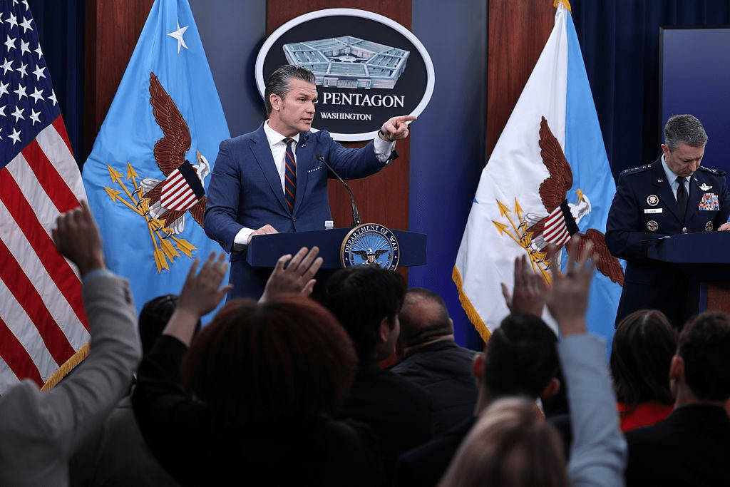 Washington : la justice invalide en partie la politique d’accès des journalistes au Pentagone