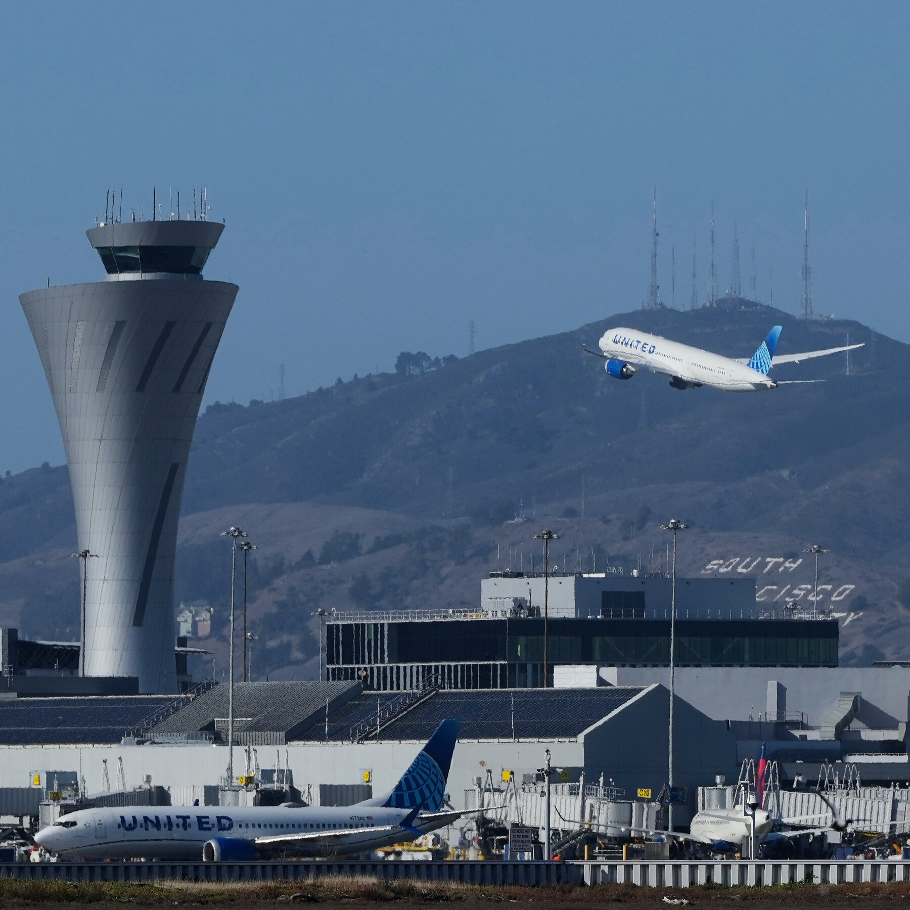 T.S.A. Tipped Off ICE Agents Before Arrests at San Francisco Airport