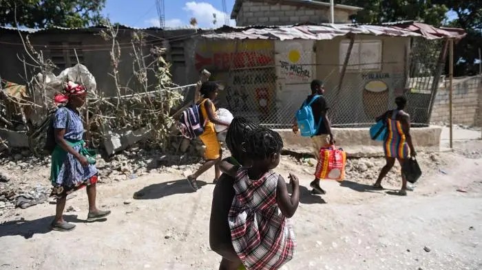 Massacre à Petite-Rivière : le sang coule, un gouvernement de doublure préoccupé par le prix de l’essence se tait