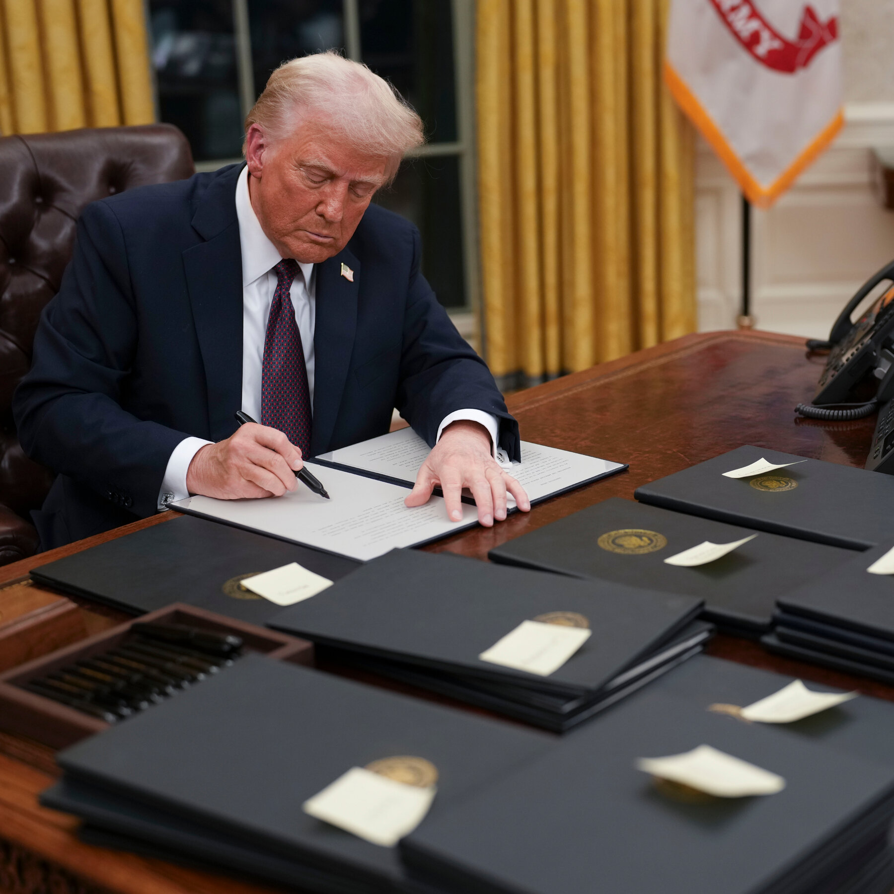 Trump’s Birthright Citizenship Order Draws Lines Scholars Find Indefensible