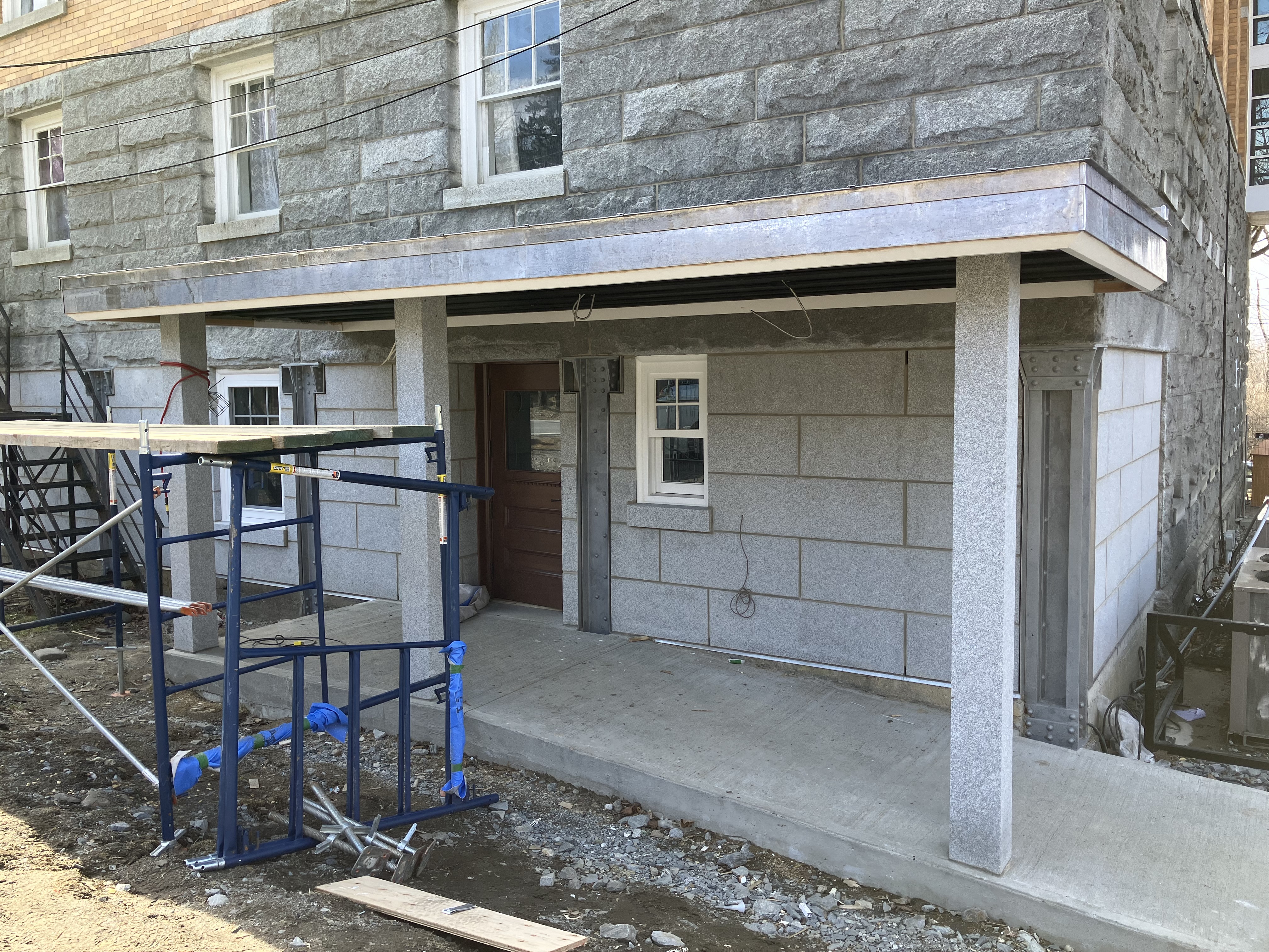Historic Canada-U.S. library building new entrance for Canadians amid recent restrictions