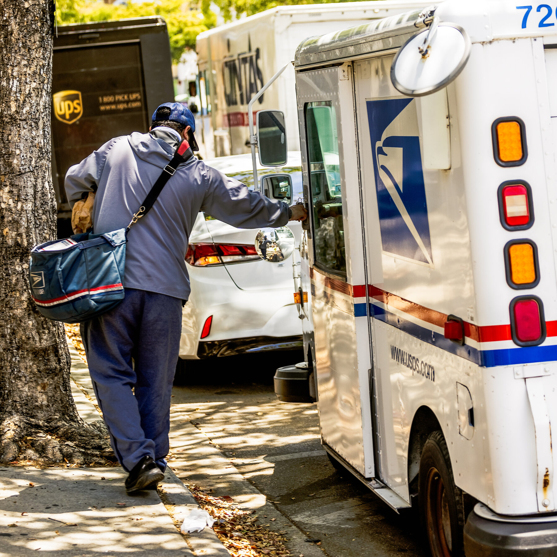 Strained Postal Service Proposes Price Increases and Delays Retirement Funds