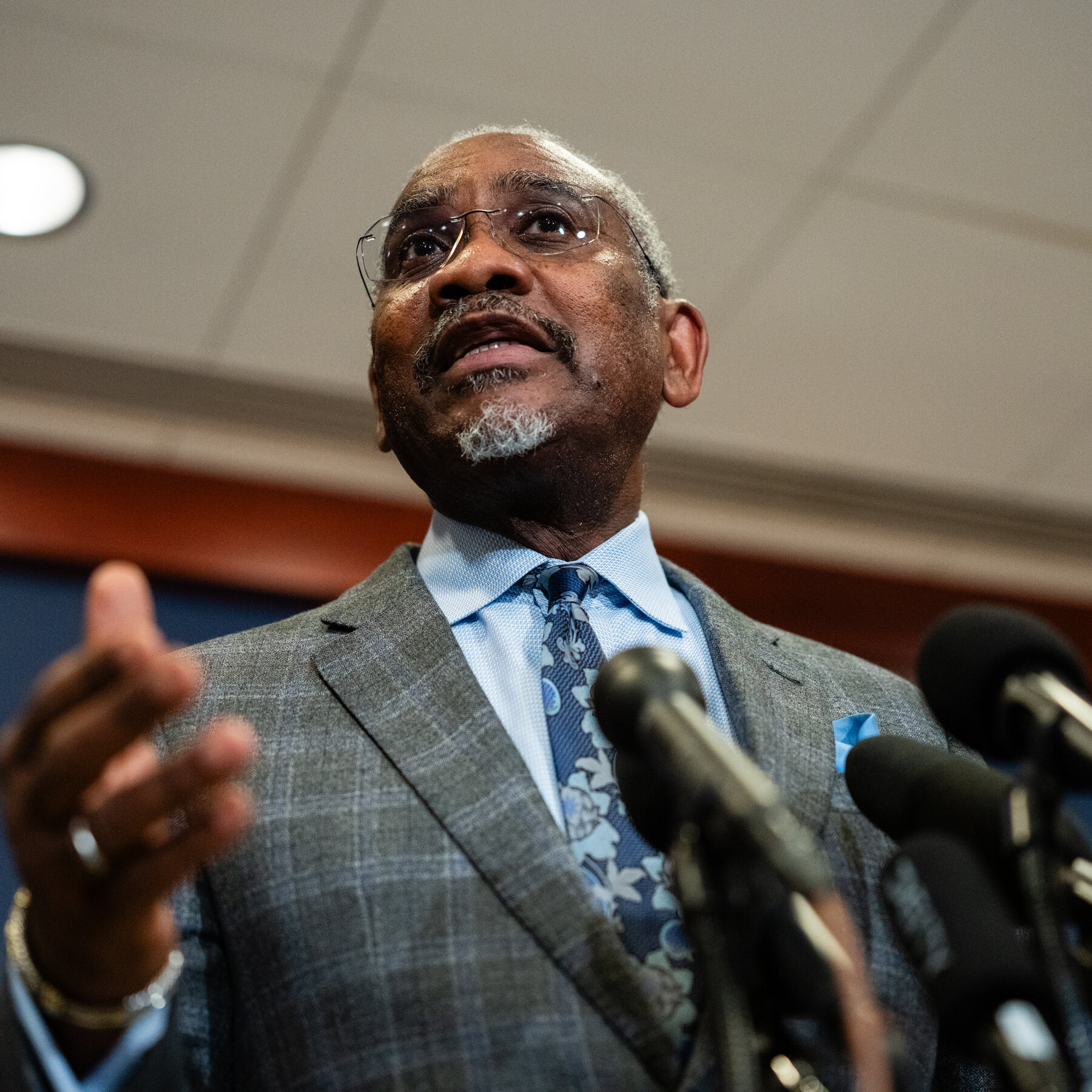 House Again Thwarts Challenge to Trump’s Authority to Continue Iran War