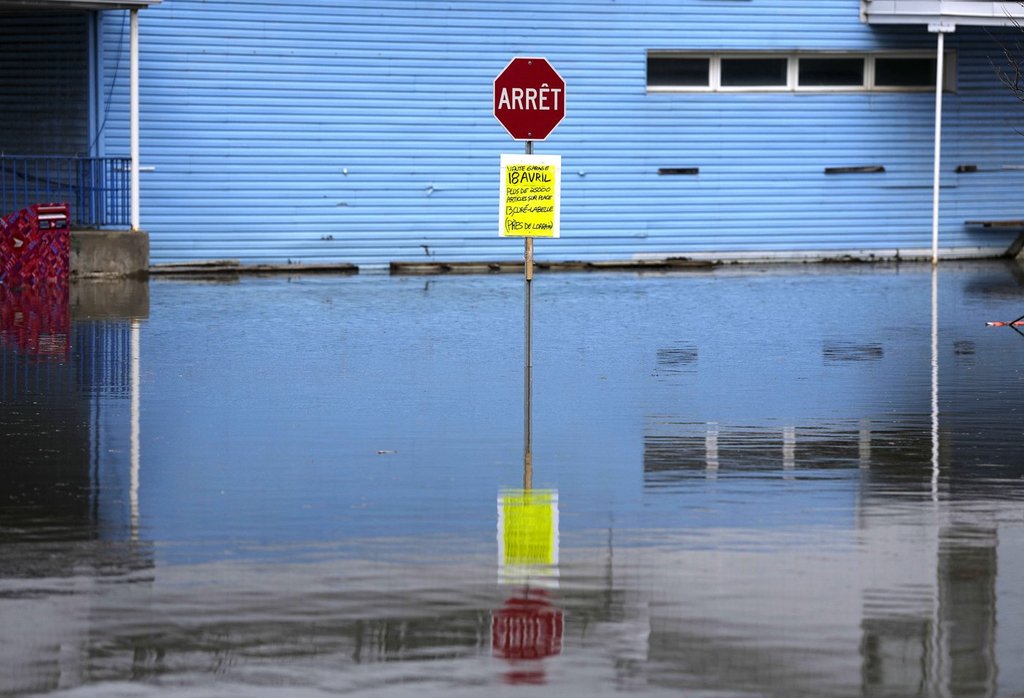 Gatineau homes at risk from rising waters as Ontario, Quebec face flooding concerns